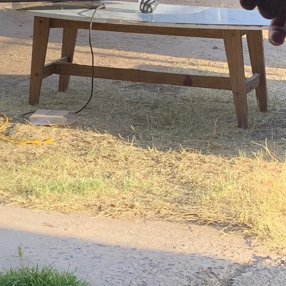 Coffee table - Picture 1 of 1